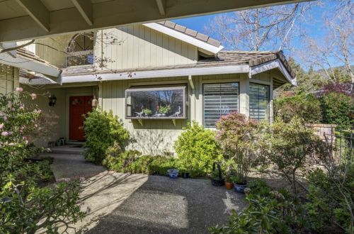 230 Live Oak Dr, Danville, CA 94506-2151