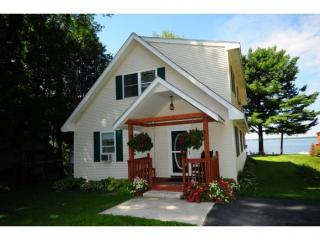 18 Maquam Shore Rd, Hog Island VT  05488-9647 exterior