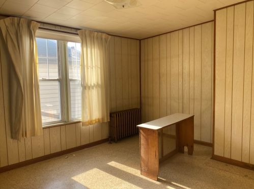 821 10th Ave, Whitaker PA  15120-1924 exterior