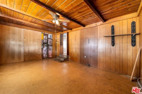 9325 Foster Rd, Downey CA  90242-4656 exterior