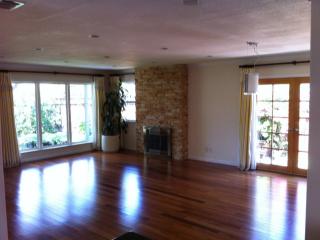 976 Embarcadero Rd, Palo Alto CA  94303-3048 exterior