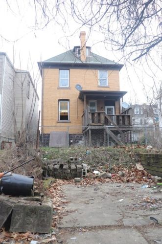 3045 Glenmawr St, Pittsburgh PA 15204-1452 exterior