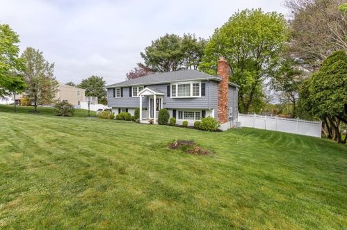 28 Randolph St, Canton, MA 02021-2333