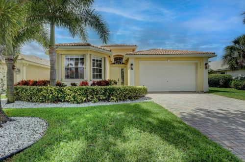 7310 Kahana Dr, Boynton Beach, FL 33437-8103