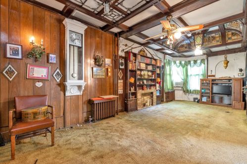 28-33 42nd St, Long Island City, NY 11103-1027
