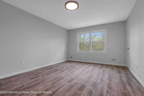 21 Kenneth Dr, Tinton Falls NJ  07712-2824 exterior