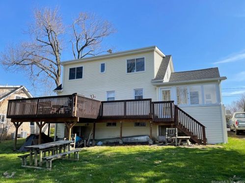 6 Dogwood Ln, Brookfield Center, CT 06804-1410