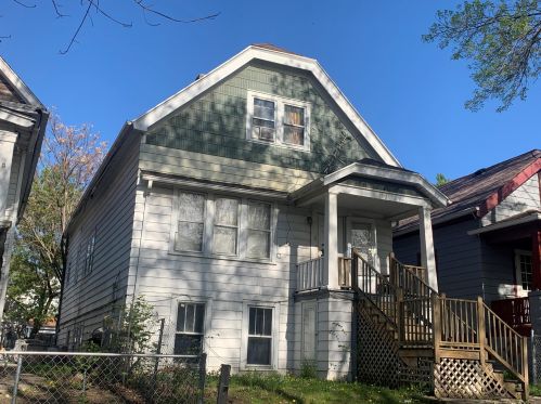 2352 12th St, Milwaukee, WI 53215-3109