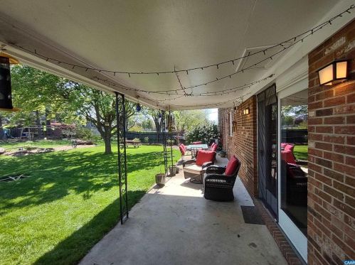 1054 Chestnut Dr, Harrisonburg VA  22801-1608 exterior