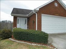 2446 Glen Meadow Rd, Knoxville, TN 37909-1092