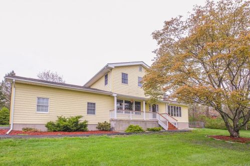 76 Hamlin Rd, Mahopac, NY 10541-2728