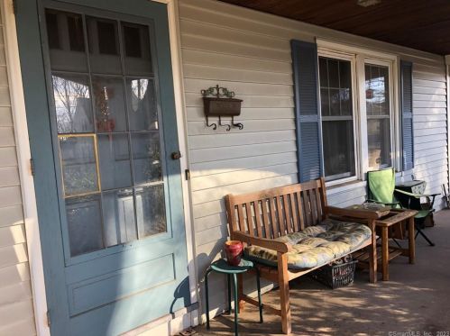 49 Norman St, Manchester, CT 06040-6113