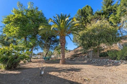 1476 Vicksburg Dr, El Cajon CA  92021-3522 exterior