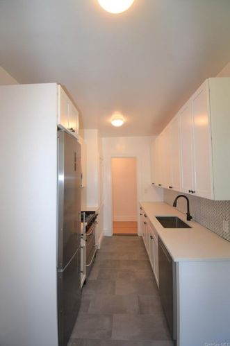 445 Gramatan Ave, Mount Vernon NY  10550-1360 exterior