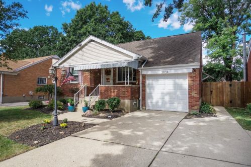 3834 Broadlawn Cir, Cincinnati, OH 45236-3321