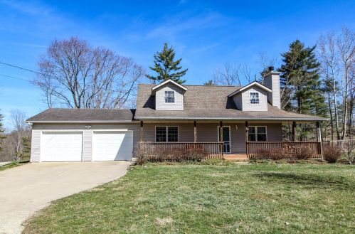 1080 Morgan Rd, Zanesville, OH 43701-7434