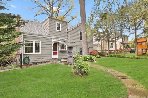 945 Webster Ave, New Rochelle NY  10804-3536 exterior