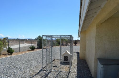 9320 Mesa St, Victorville CA  92392-1980 exterior