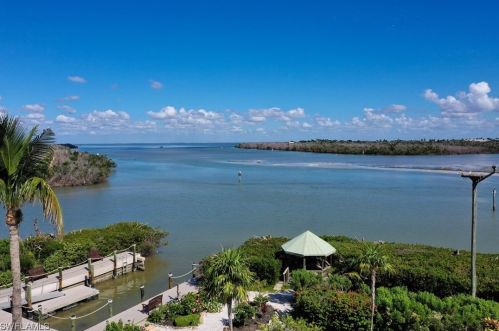 16979 Captiva Dr, Captiva, FL