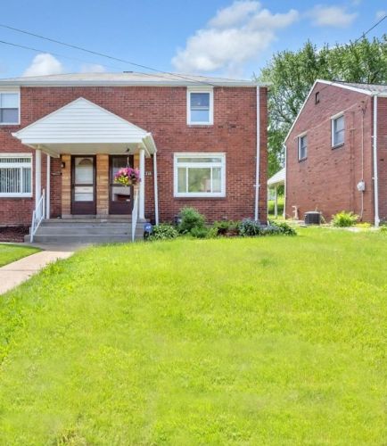 216 Larkspur St, Whitaker, PA 15120-2208