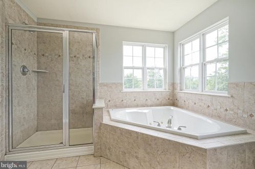 7 Westbury Dr, Berlin Boro NJ  08009-9681 exterior