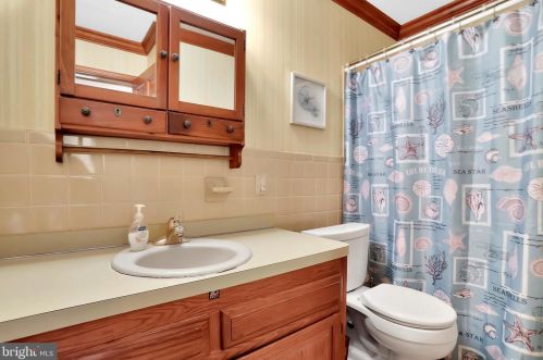 2204 Brook Creek Rd, Toms Brook VA  22660-2544 exterior