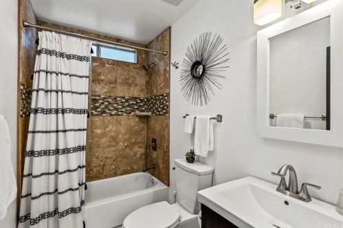 46500 Cameo Palms Dr, La Quinta CA  92253-2016 exterior