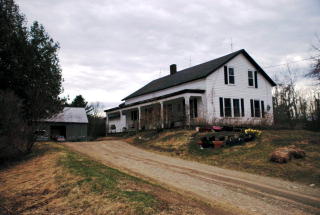 1712 Jersey St, Whallonsburg, NY 12936-2928