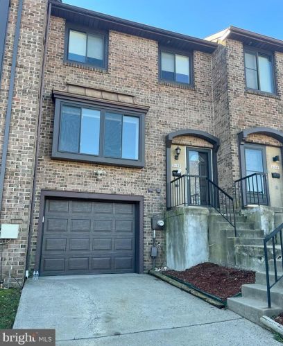 3159 Spring House Ln, Southampton PA  18966-2916 exterior