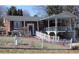 136 Blue Jay Dr, Canonsburg, PA 15317-2342