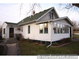 1945 Margaret St, Saint Paul, MN 55109-4123