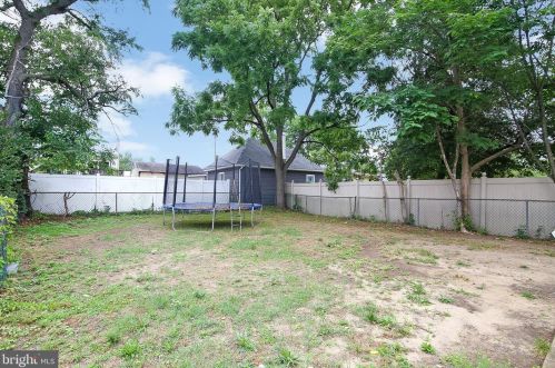 335 Washington St, West Deptford NJ  08066-1083 exterior