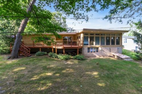 1750 Summit Dr, Lake Geneva WI  53147-1638 exterior