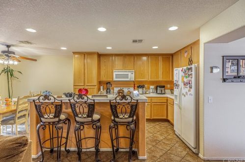 45541 Robinson Dr, Lancaster CA  93535-2263 exterior