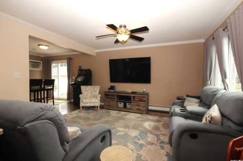 656 Sandra Ave, West Islip NY  11795-2524 exterior