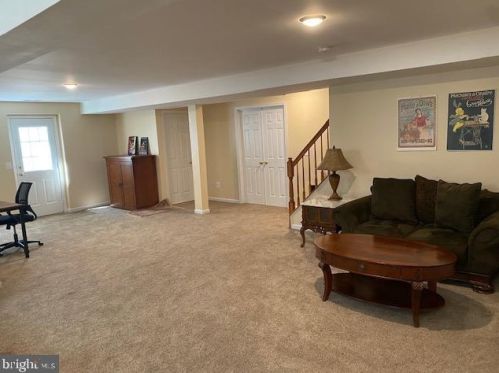 500 Rosemary Ln, Purcellville VA  20132-3274 exterior