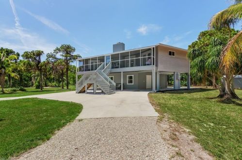 4140 Cedar St, Saint James City, FL 33956-2438