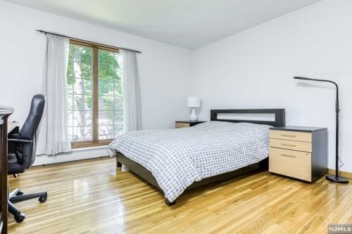 7 Heather Ln, Ridgewood NJ  07452-2835 exterior