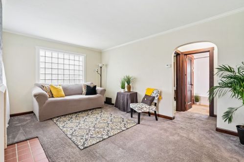 802 Corbin St, Pittsburgh, PA 15122-2006