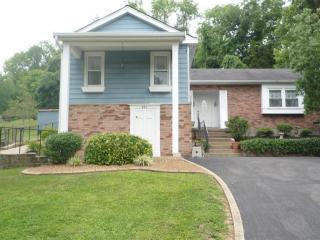 317 Boone St, Covington, KY 41016-1220