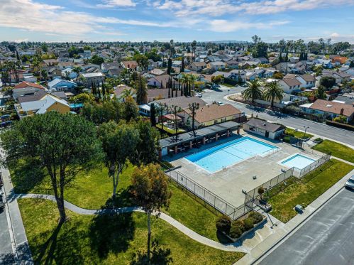 11225 Westonhill Dr, San Diego CA  92126-1447 exterior