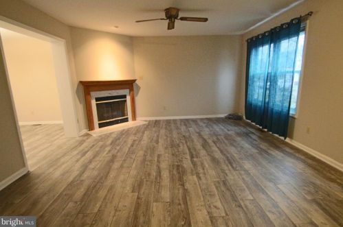 1218 Pine Ridge Dr, Perkiomenville, PA 18074-9456
