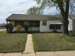 2561 Greenwood St, Wichita KS  67216-1255 exterior