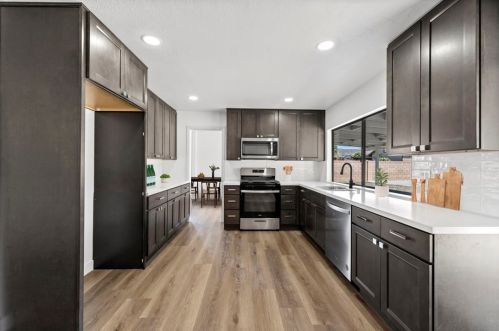 8273 Santiago Cir, Riverside CA  92509-7113 exterior