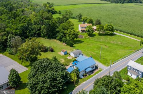 10299 Mountain Rd, Orrstown, PA 17244-9651