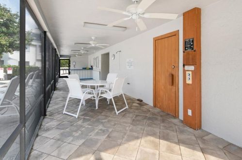 3092 Kings Lake Blvd, Naples FL  34112-3618 exterior