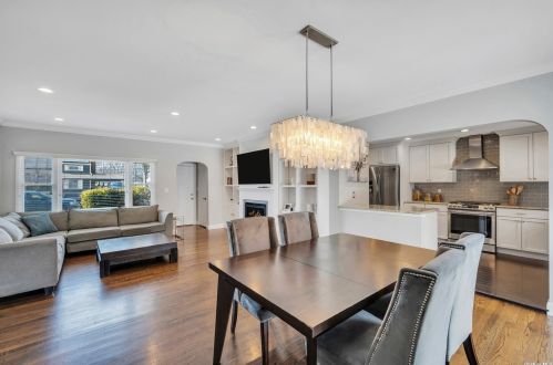 142 Reynolds Rd, West Islip NY  11795-2917 exterior