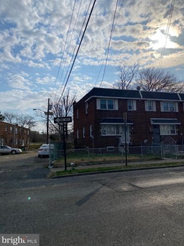 367 Raritan St, Camden NJ  08105-2037 exterior