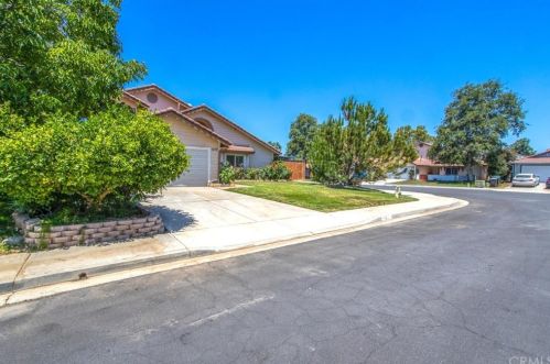 1679 Jon Gilbert Ln, Beaumont, CA 92223-4780