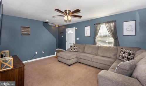 137 Apple Grove Ln, Littlestown PA  17340-1159 exterior